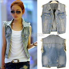 women sleeveless blouse