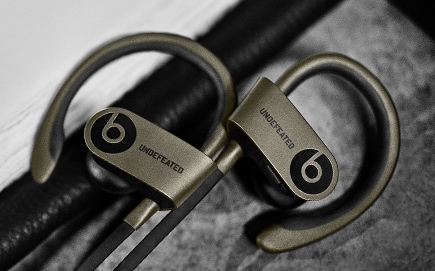undefeated travis never powerbeats2