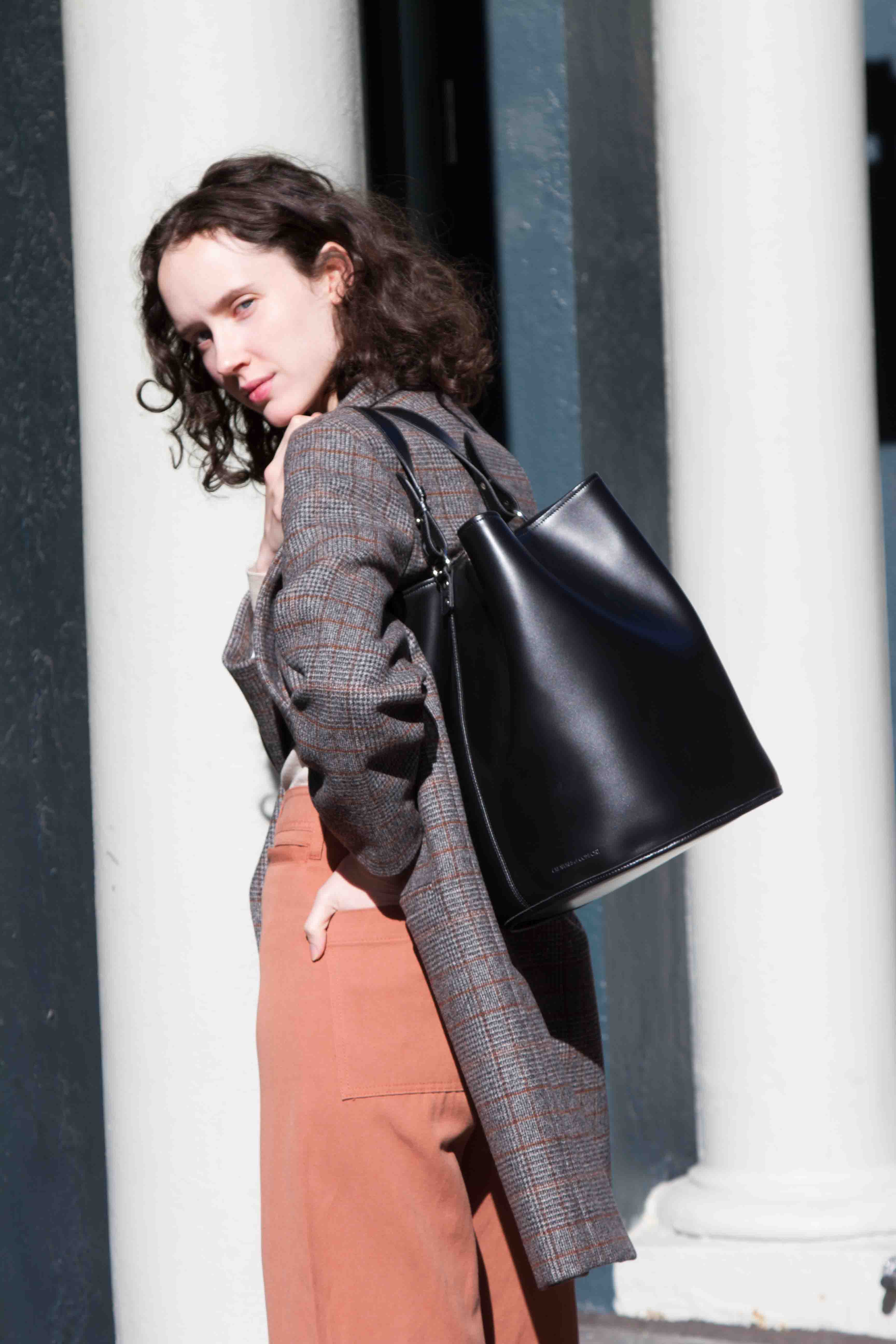 creatures of comfort bucket bolsa