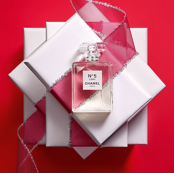 Get wrapped up in Chanel. Every order includes a keepsake gift box with an elegant holiday touch.