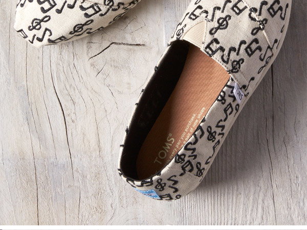 Embroidered Music Note Women's Classics