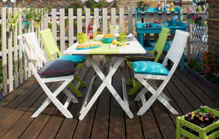 Brighten up your garden. Shop Cuprinol fence care & garden shades > Brighten up your garden. Shop Cuprinol fence care & garden shades >