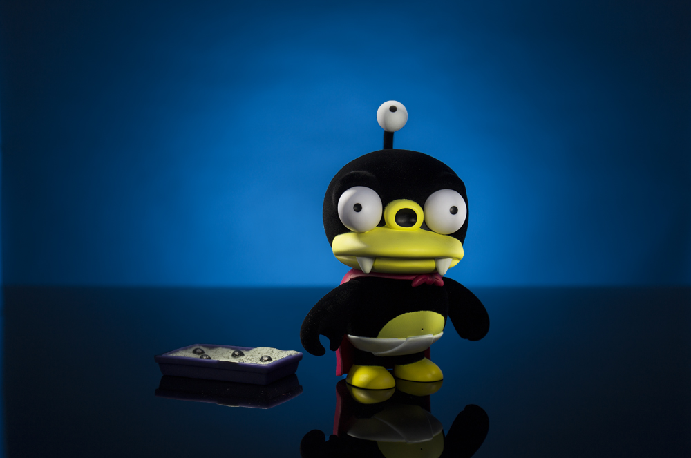 KIDROBOT INC. NEW Futurama Universe X Mini Figures, Hypnotoad Art Figure & Fury Little Nibbler
