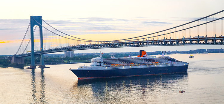 Queen Mary 2 in New York