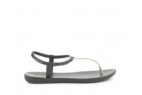 Merkal Calzados - CPA: ¡Este verano a la playa con Ipanema o Igor! | Milled