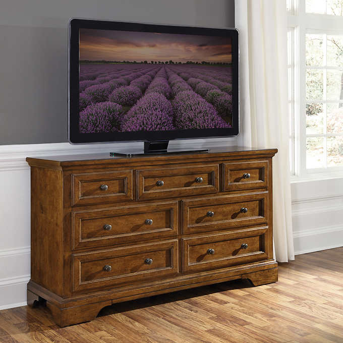Universal Broadmoore Media Dresser