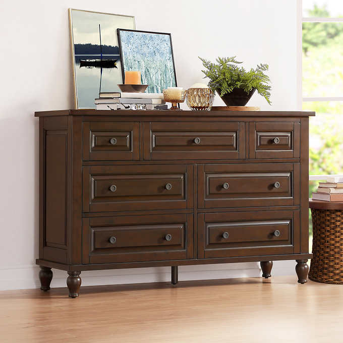 Bayside Furnishing 7-drawer Dresser