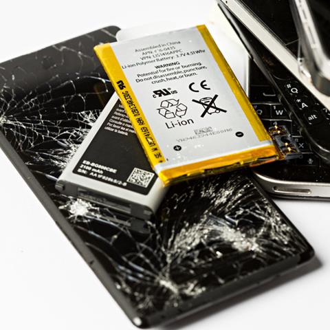 Image: Lithium-ion batteries and a shattered Samsung phone