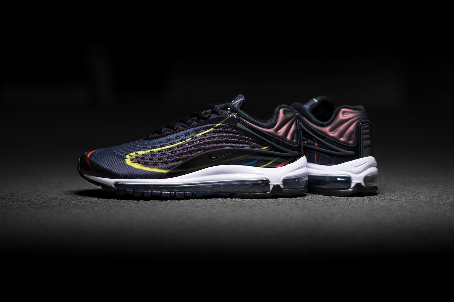 deluxe nike