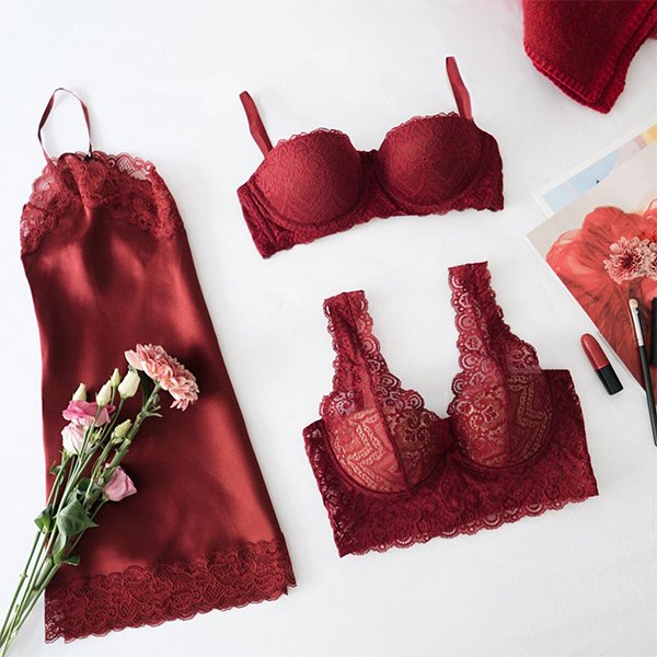 Intimissimi: Ruby Red: your next favorite color for Autumn