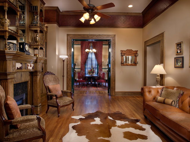 15 Haunted Hotels That Will Make Your Skin Crawl