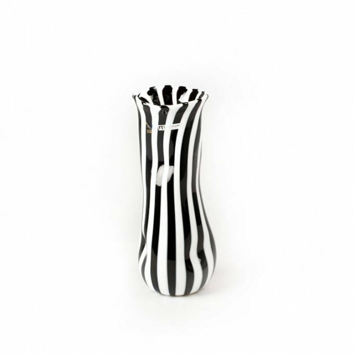 black-and-white-vase.jpg