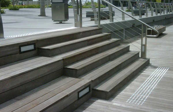 Accessibilité handicapés des escaliers