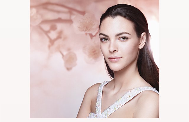 Chanel: Glow with healthy pure light