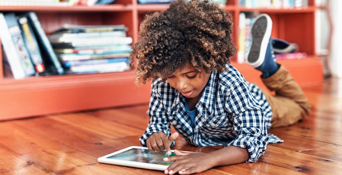 7 dicas para usar a tecnologia para incentivar a leitura entre as crianças