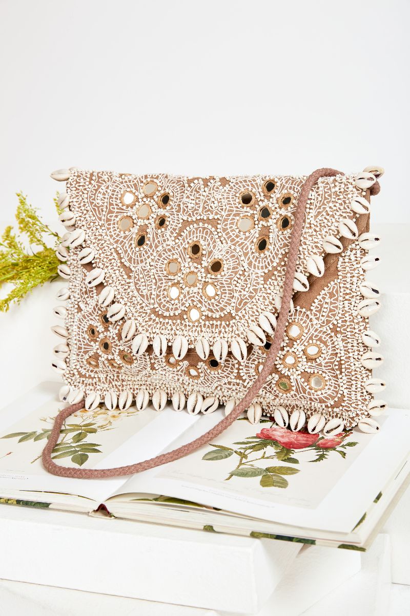 antik batik pochette