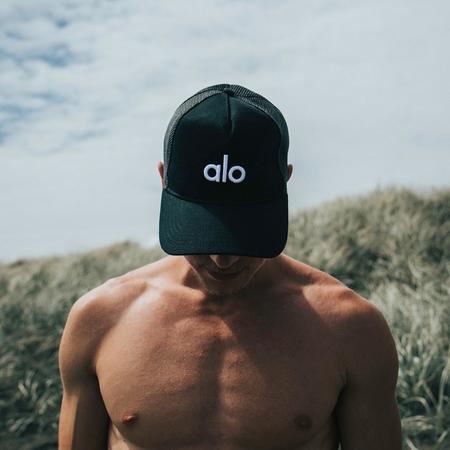 Alo Yoga: The Best SETS On Both Coasts 