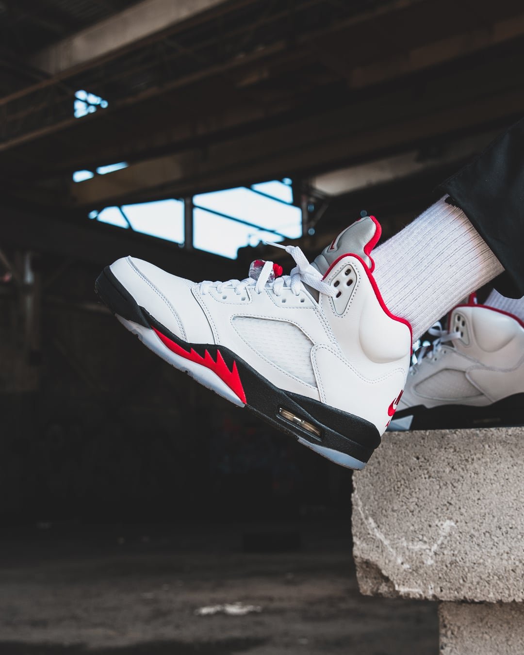 jordan 5 fire red outfits