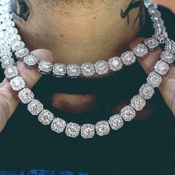 The GLD Shop Layer up on us 💎 Receive a FREE chain with your order