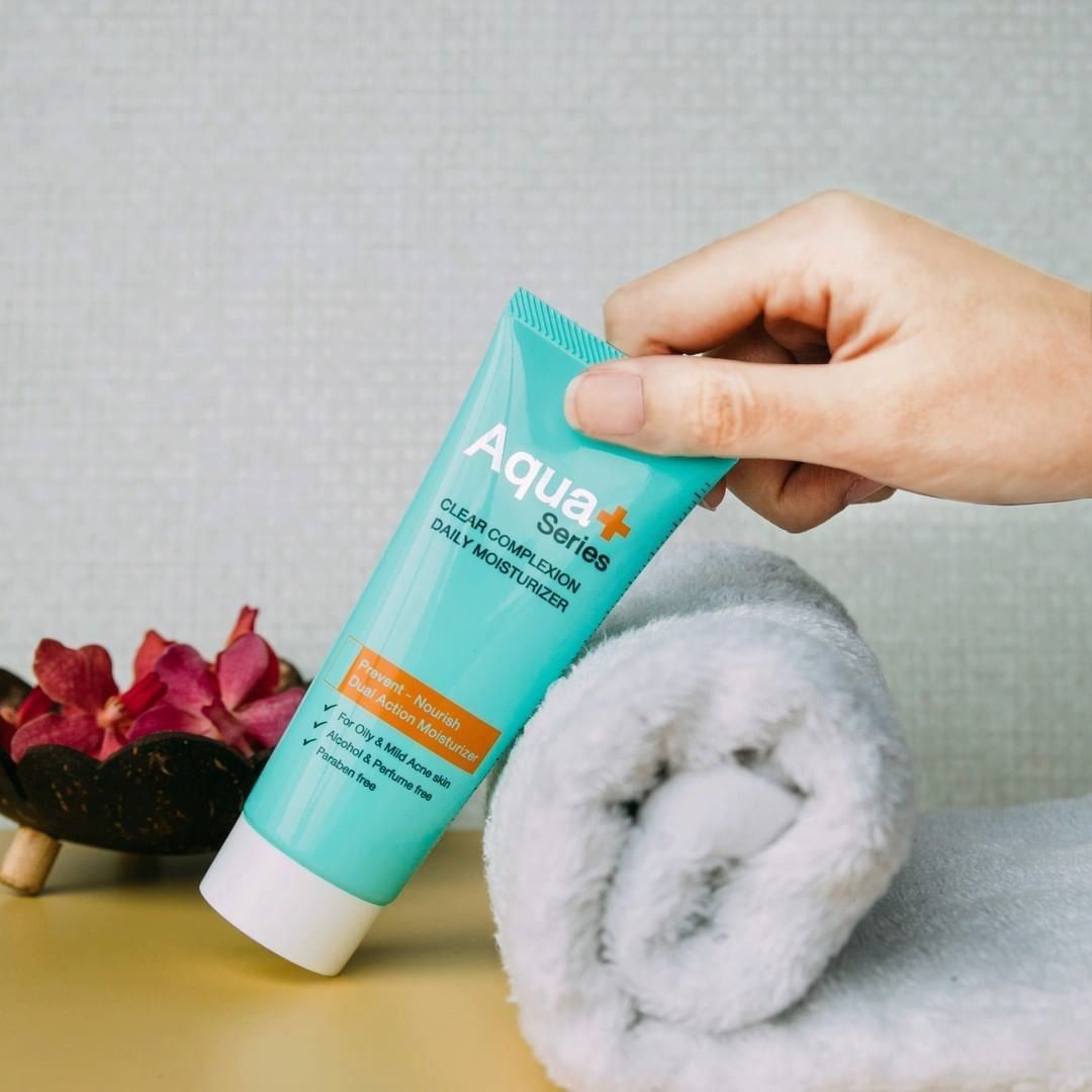 aqua  series clear complexion daily moisturizer