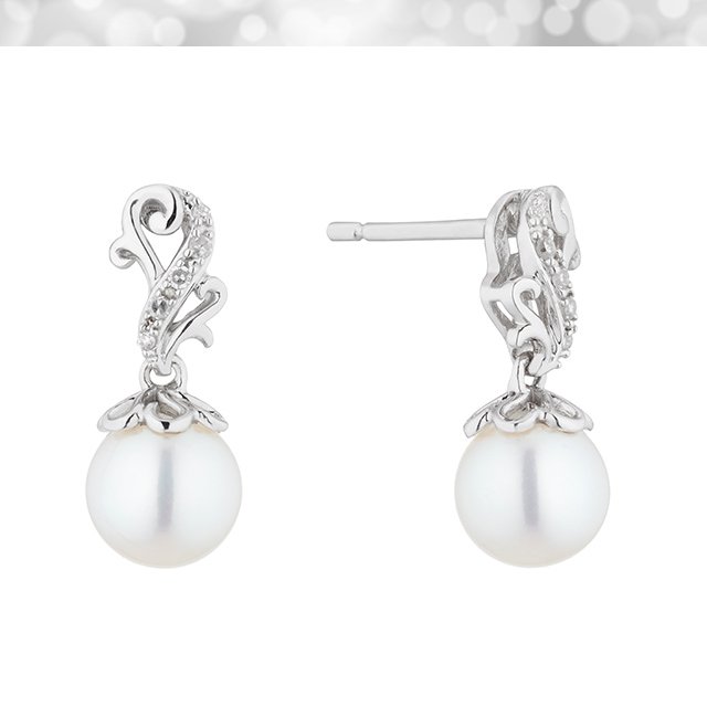 9ct White Gold Freshwater Pearl & Diamond Vintage Earrings