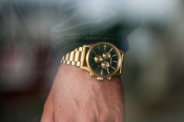 nixon sentry chrono all gold 42mm