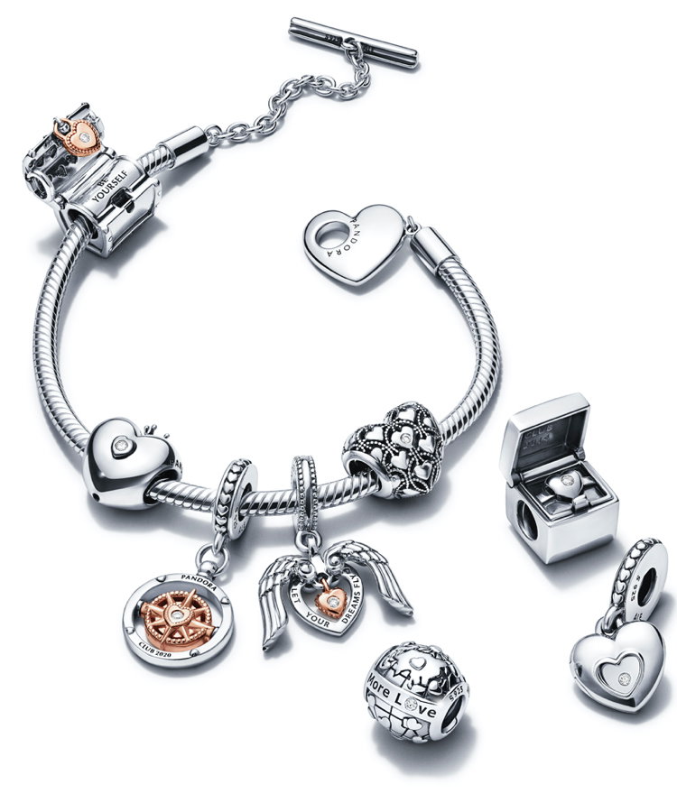 Pandora Club charm 