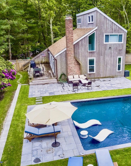 Holiday home with pool