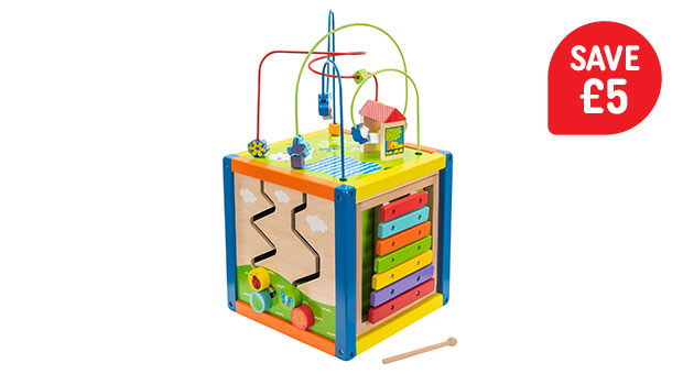squirrel play wooden building blocks