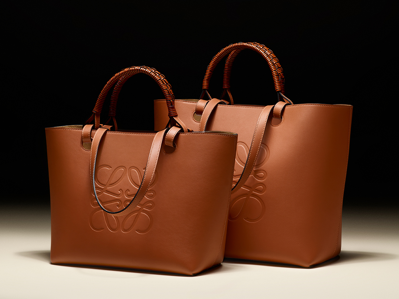 loewe anagram tote