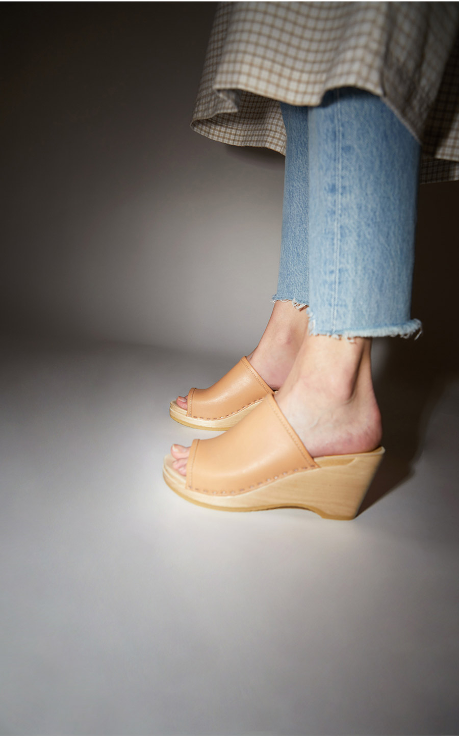 No 6 sales daria clog