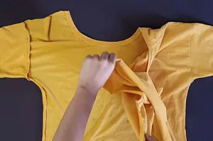 This cool twisting trick might change the way you wear your t-shirts