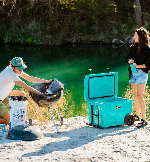 YETI Tundra Haul Limited Edition Wheeled Cooler - Reef Blue