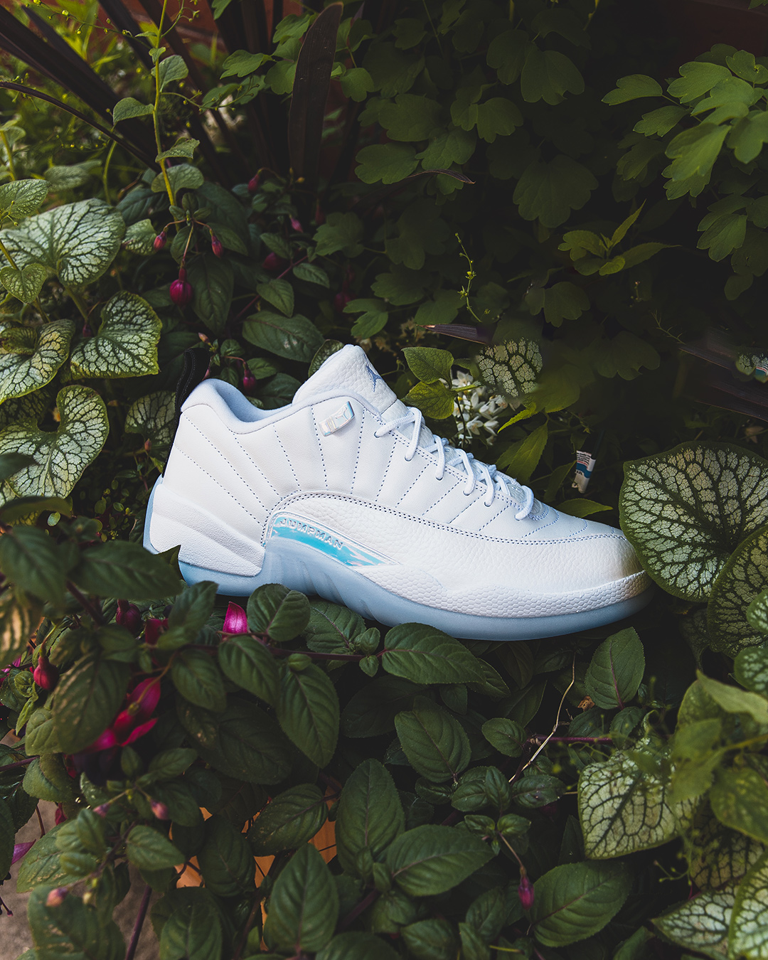 jordan 12 easter foot locker