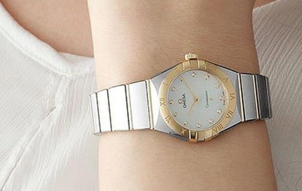 OMEGA Constellation Manhattan Steel and 18ct Gold Diamond Ladies Watch