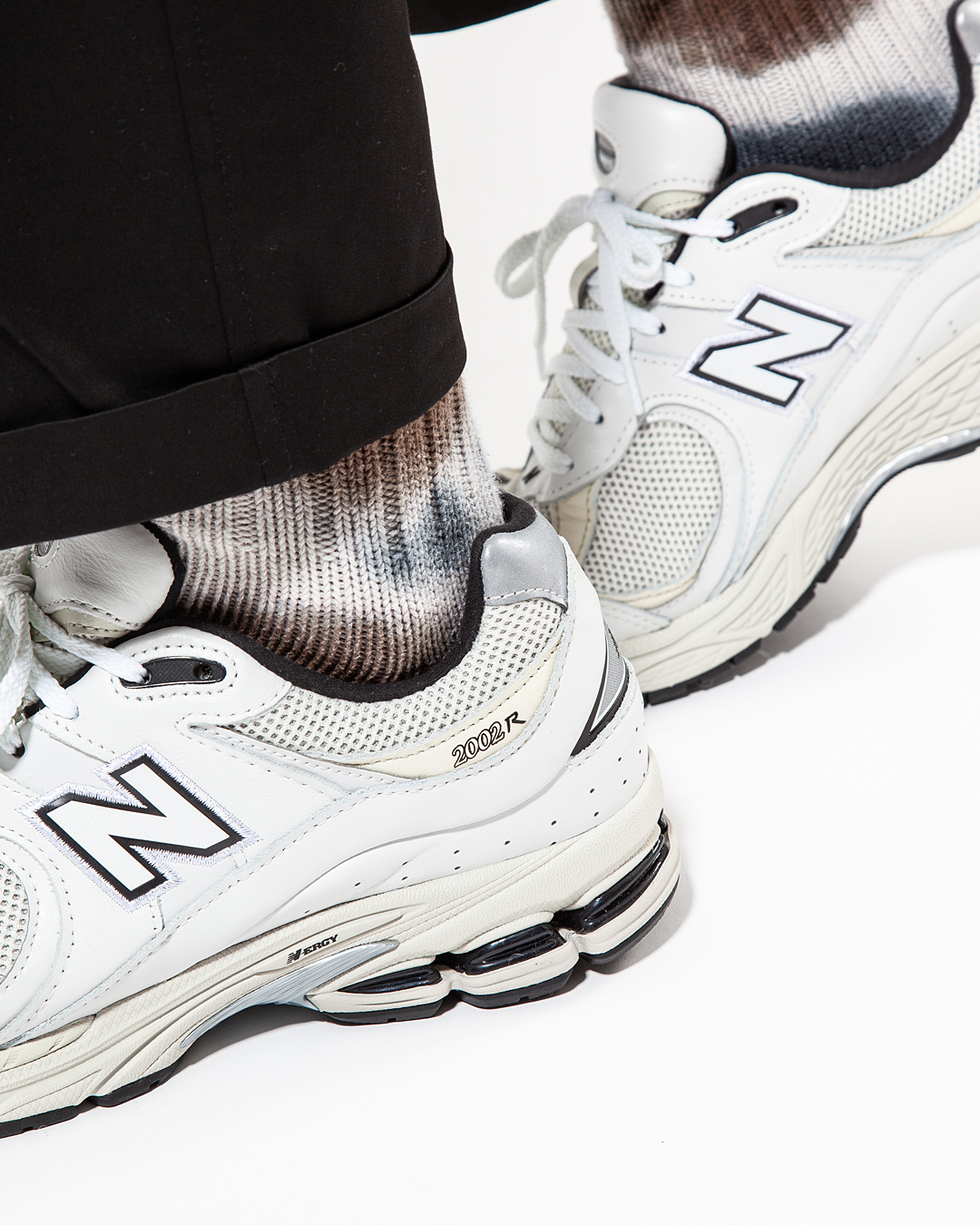 new balance 2002r trainers