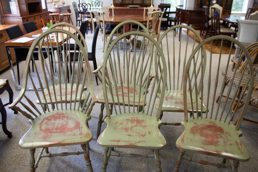 Furniture Consignment Gallery Sleek, Contemporary Euro Design on a