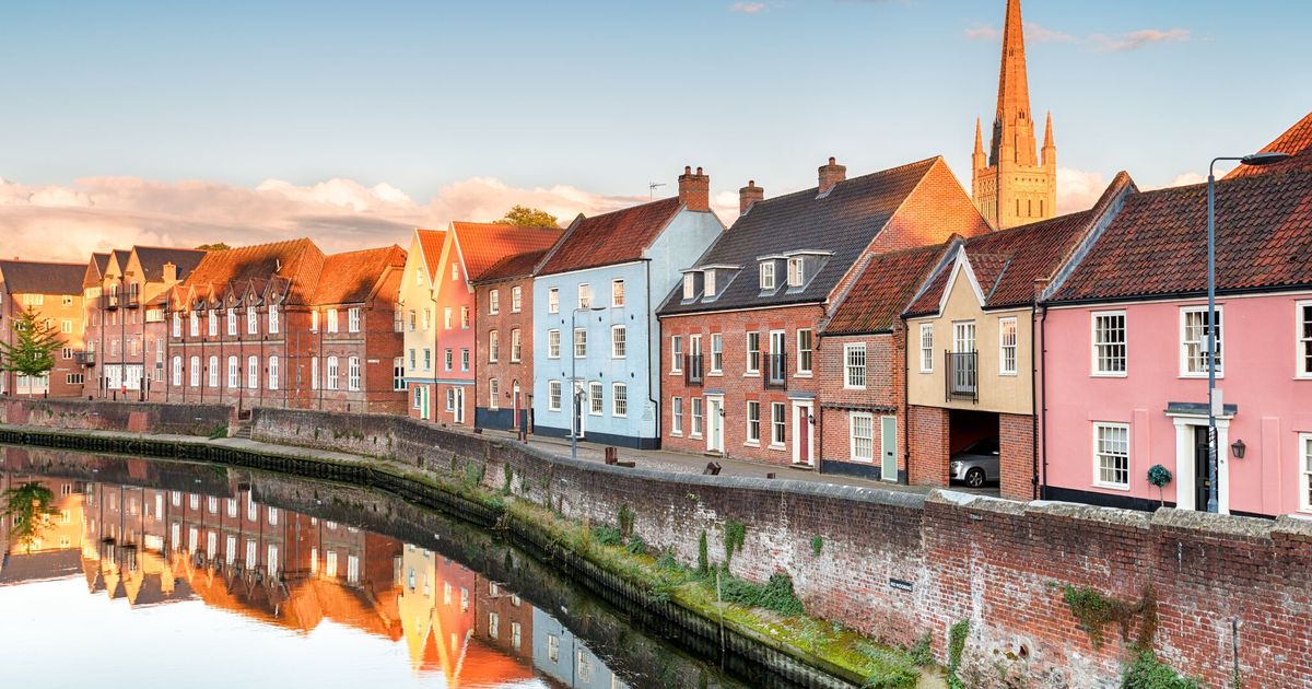 Search vacation rentals in Norwich
