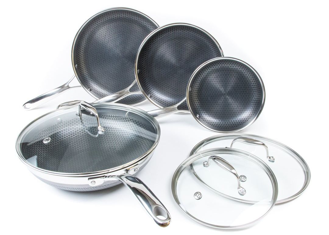 Discover Gordon Ramsay's Secret Weapon: HexClad Cookware!