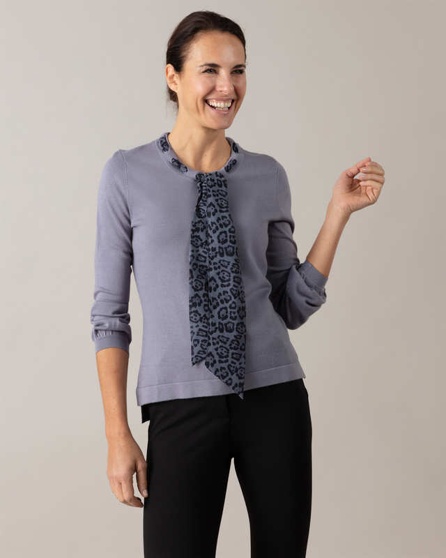 Pullover mit Schal zum Tauschen