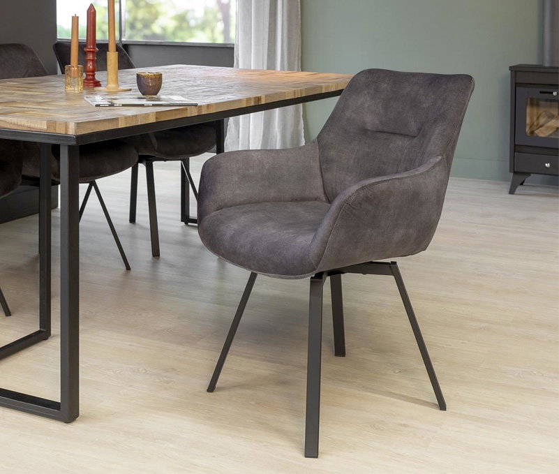 stoelen-lions-design.jpg