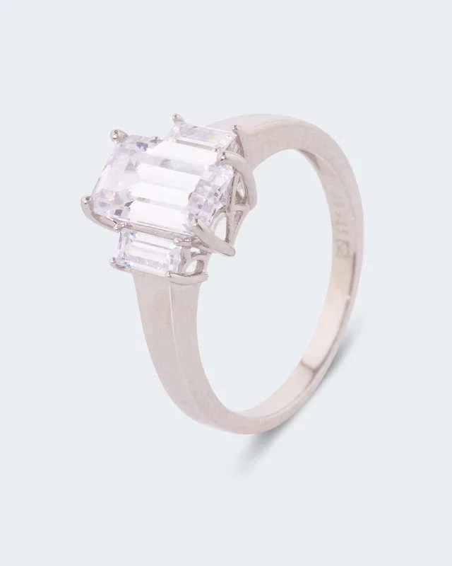 Ring mit Zirkonia