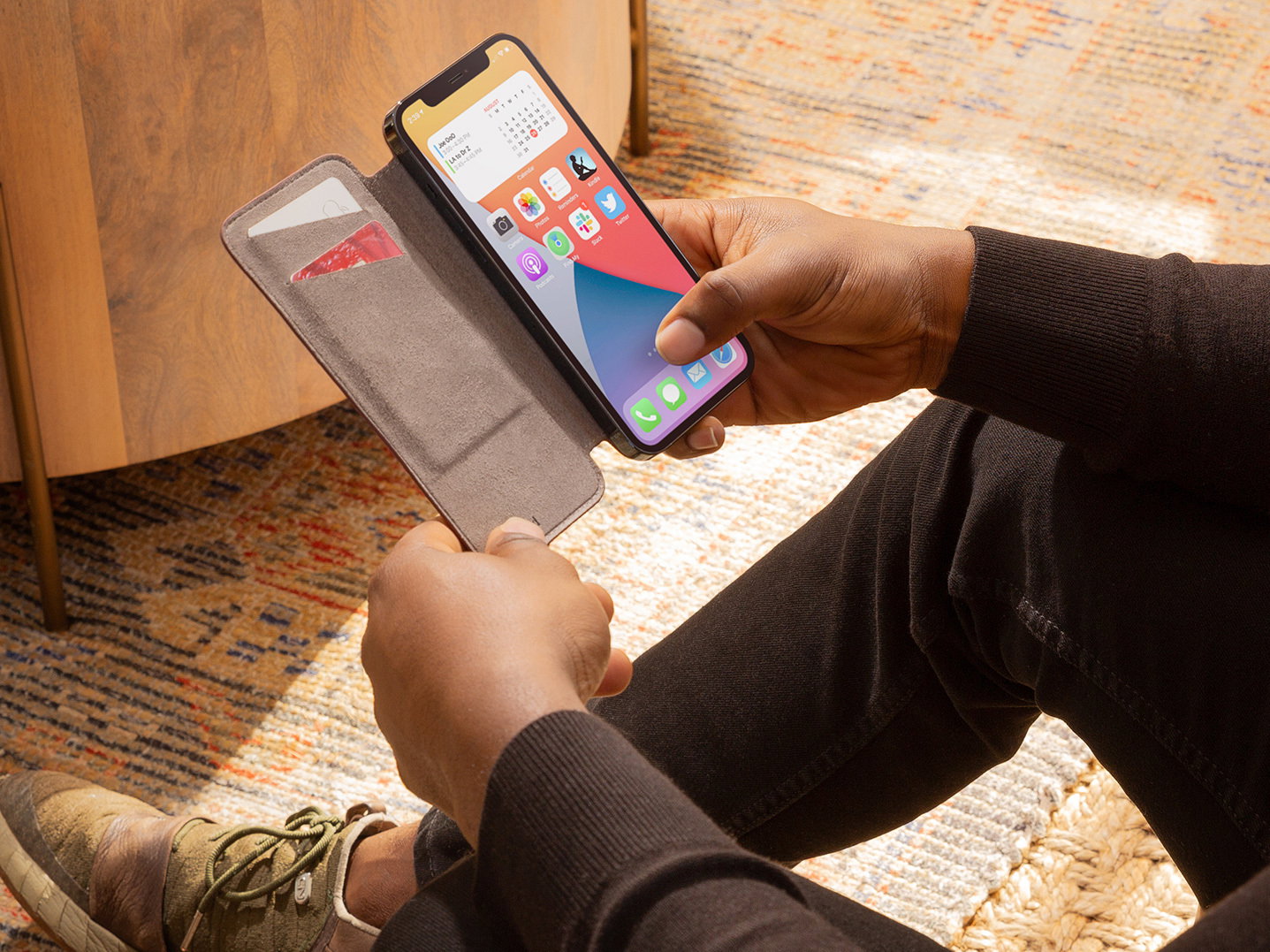 Twelve South: Your slim MagSafe wallet has been delivered. | Milled
