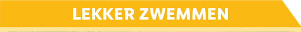 Lekker in een zwembad in de nazomer