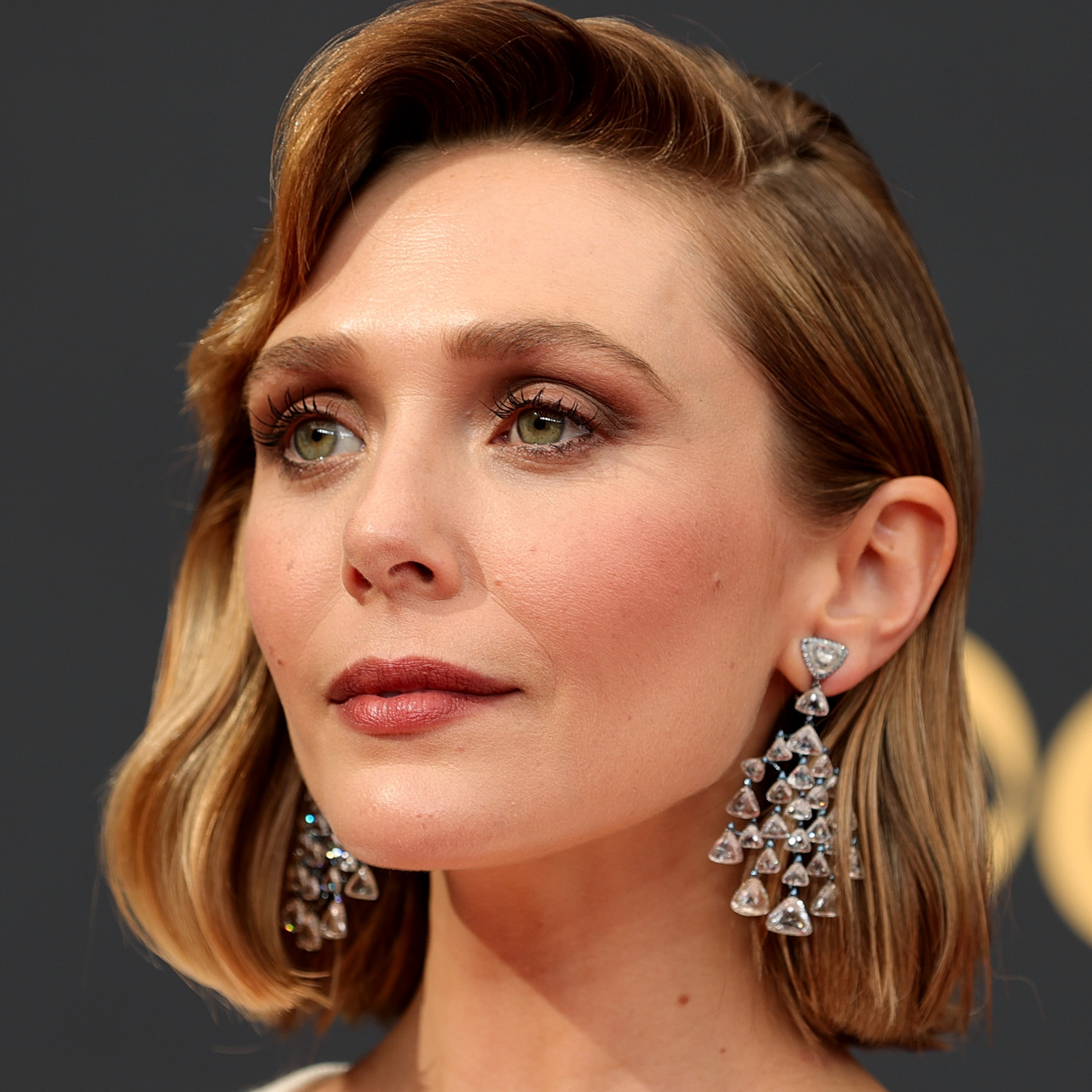 The Zoe Report: Elizabeth Olsen Just Nailed The Emmys Red Carpet In ...