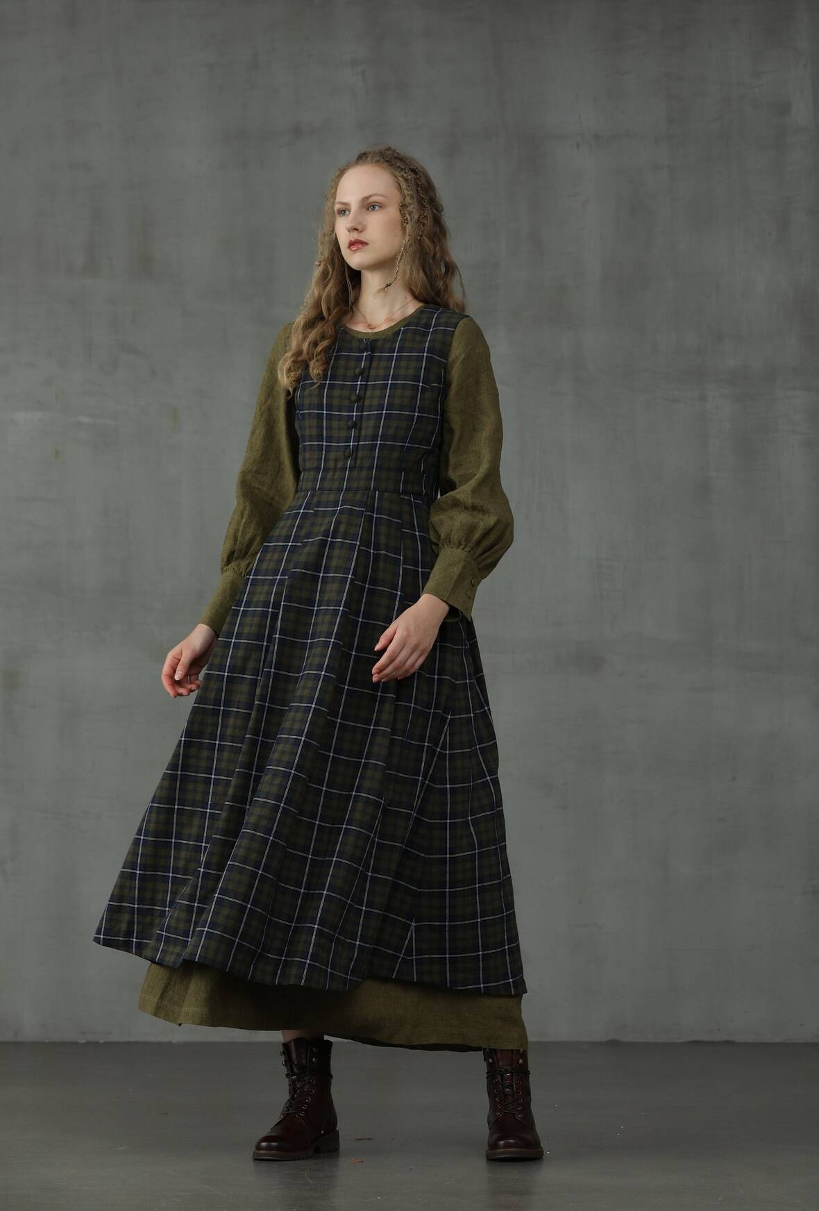 Linennaive: Moss Estate Tartan Dress - New fall's ideal layering