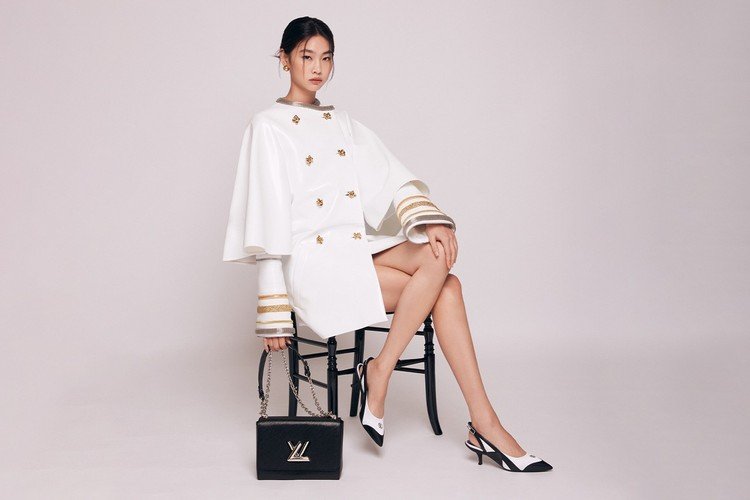 Hoyeon Jung Opens the Louis Vuitton FW22 Show