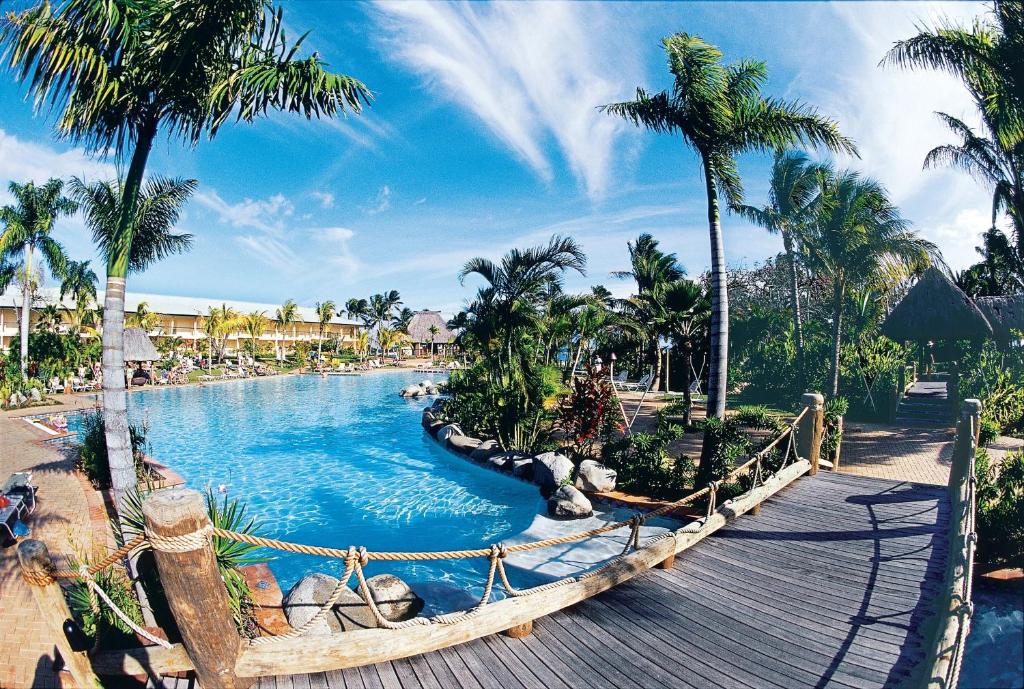 Outrigger Beach Resort holiday package