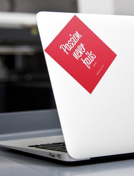Sticker "Passion never fails"