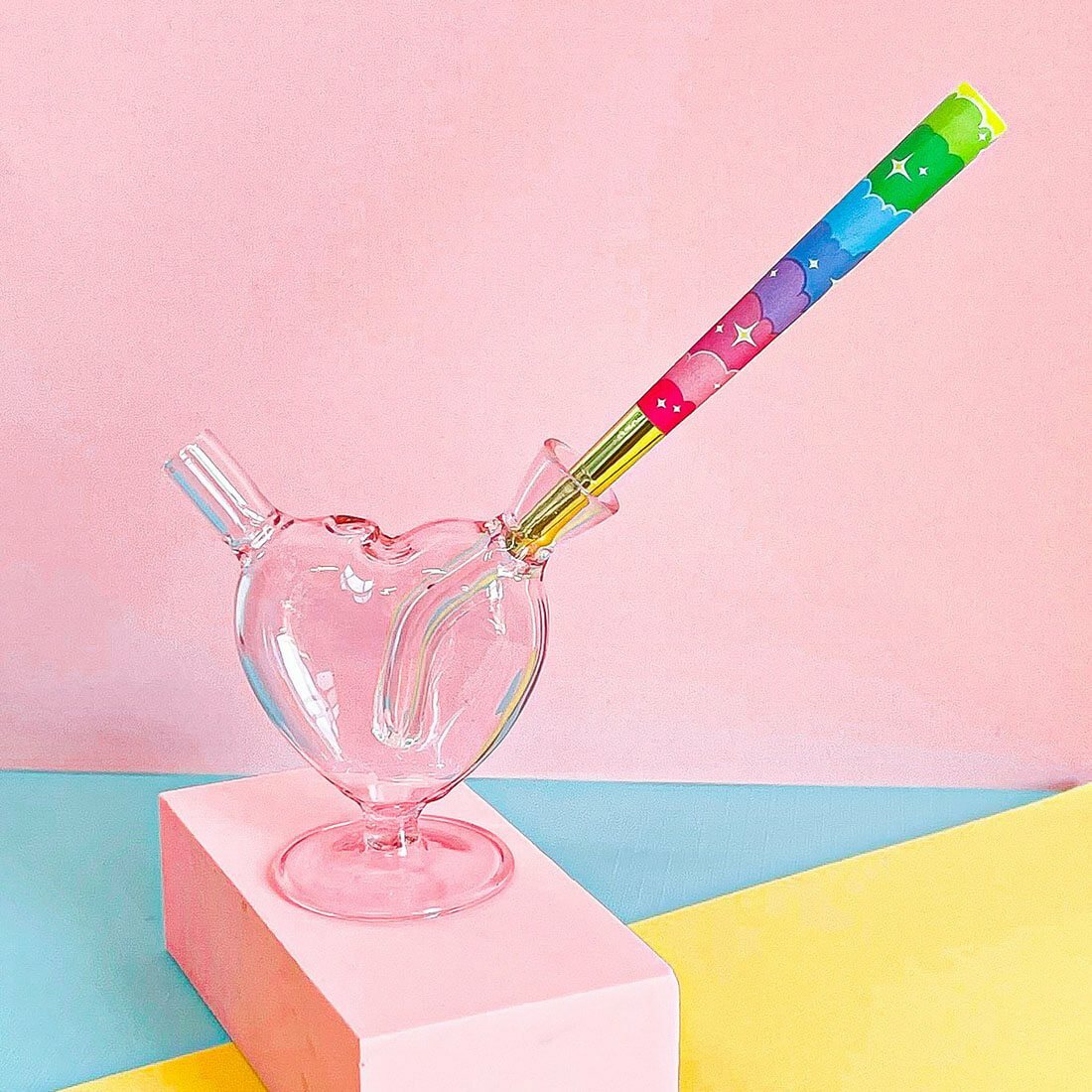 Smoking in Style: Our Top Picks for Aesthetic Bongs